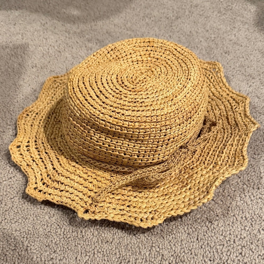 Helen Kaminski - Australia 100% Raffia Woven Hand Made Women's Hat